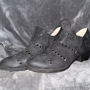 JBU Black leather slip on ankle boots